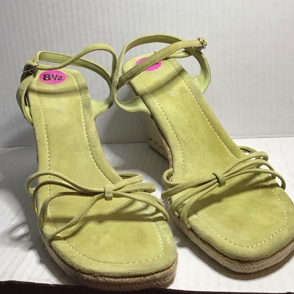 Unisa Light Green Wedge Sandals